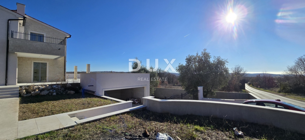 ISTRA, POREČ - Novozgrajena vila z neskončnim bazenom, zasebnim podzemnim parkiriščem in fantastičnim pogledom na morje