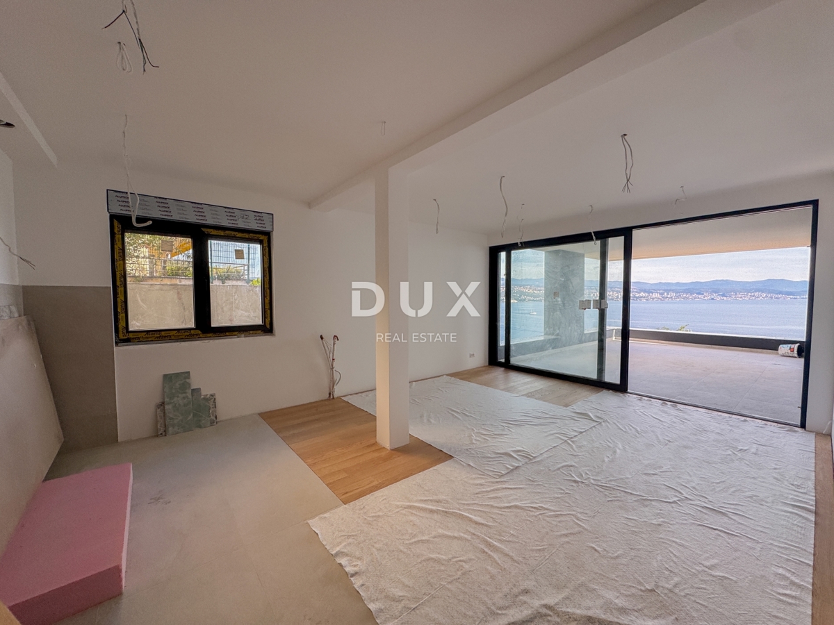 OPATIJA, CENTER - luksuzno stanovanje na vrhunski lokaciji s panoramskim pogledom na morje, jacuzzijem in garažo