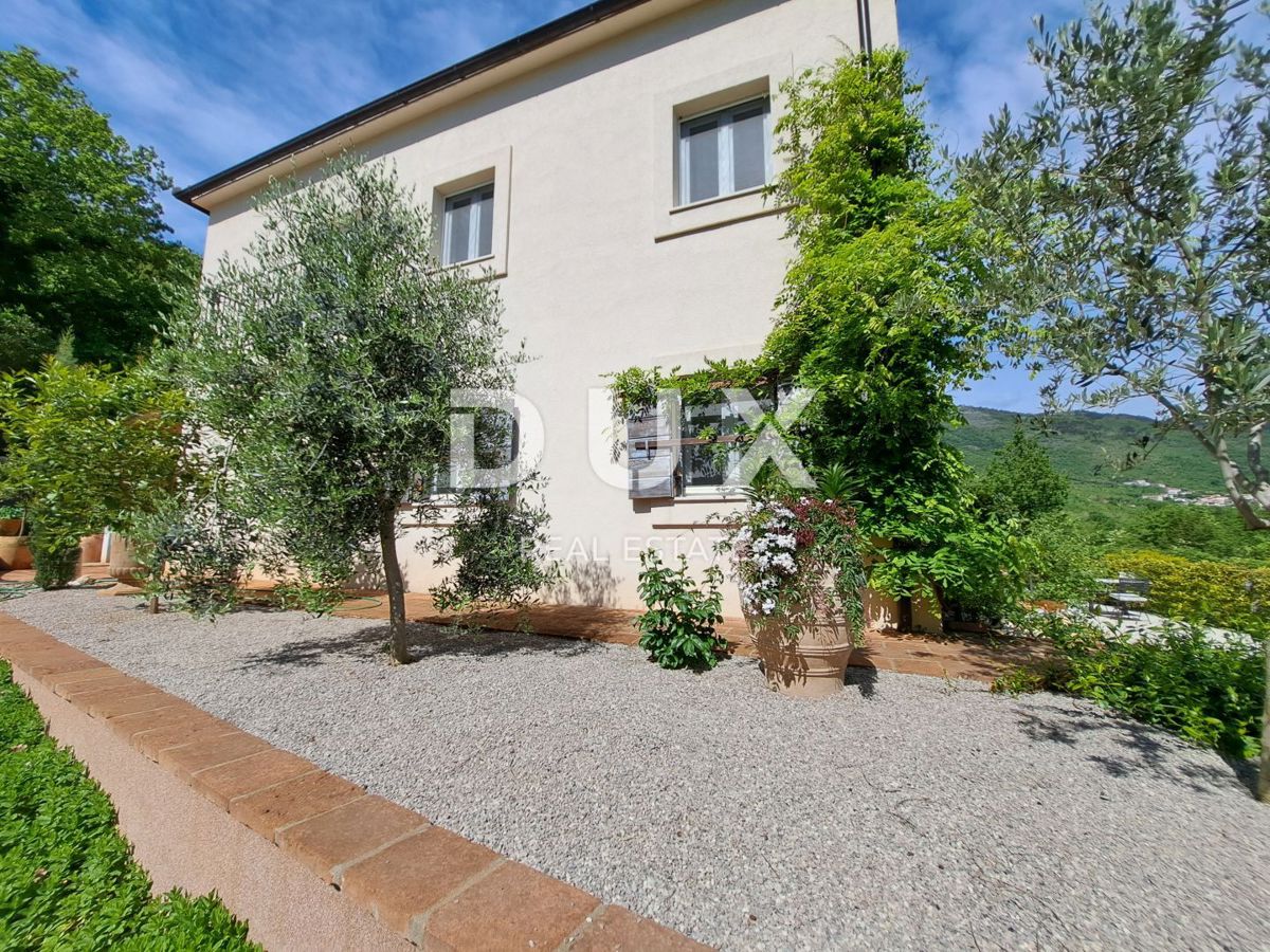 OPATIJA, BRSEČ - luksuzna vila 430m2 z bazenom in pogledom na morje + urejen vrt 2700m2