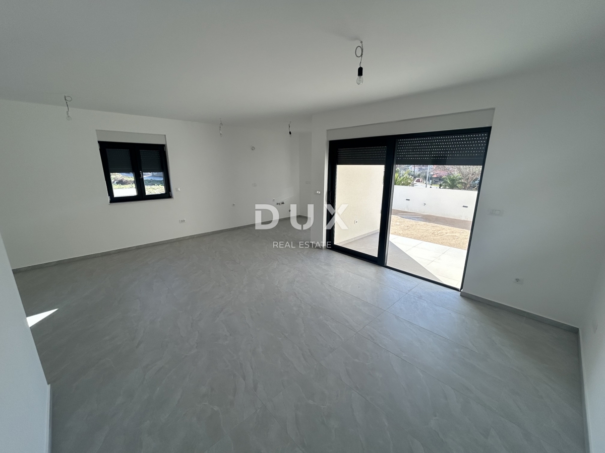 ŠIBENIK, VODICE - Trisobno stanovanje v novogradnji na mirni lokaciji