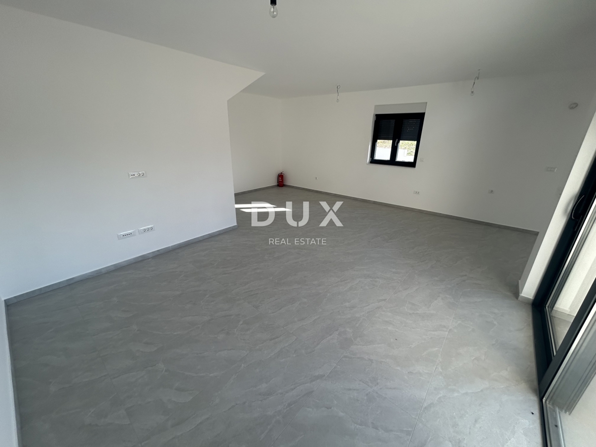 ŠIBENIK, VODICE - Trisobno stanovanje v novogradnji na mirni lokaciji