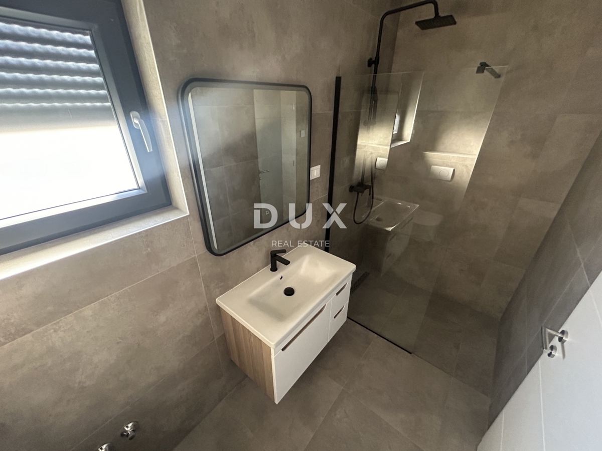 ŠIBENIK, VODICE - Trisobno stanovanje v novogradnji na mirni lokaciji