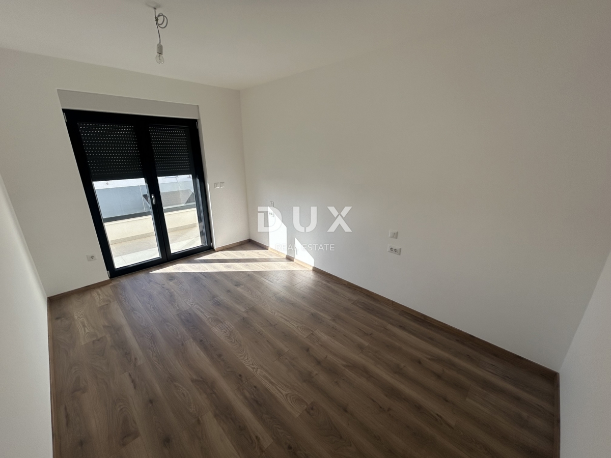 ŠIBENIK, VODICE - Trisobno stanovanje v novogradnji na mirni lokaciji