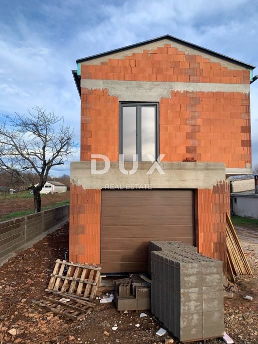 ISTRA, SVETVINČENAT - Hiša z bazenom in garažo v izgradnji
