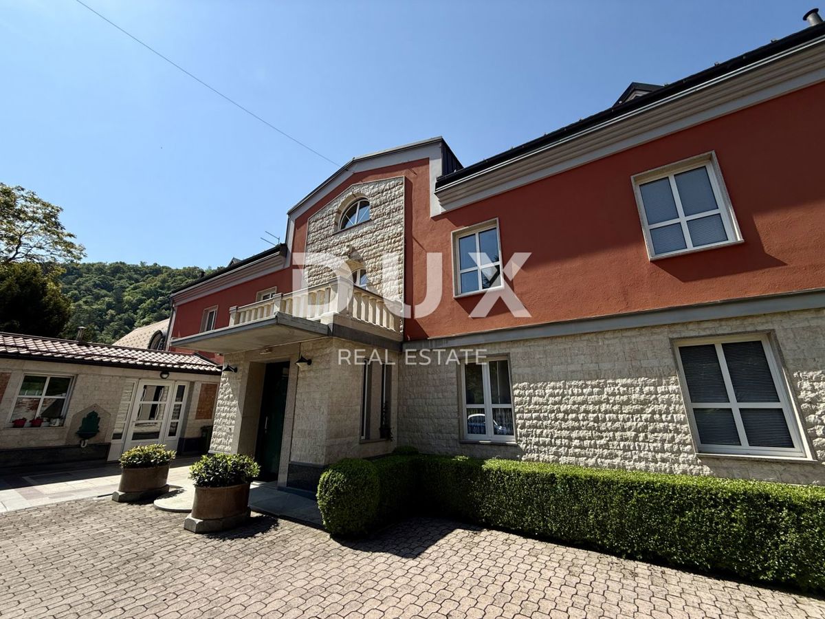 SAMOBOR, CENTER - čudovita hiša z velikim vrtom!