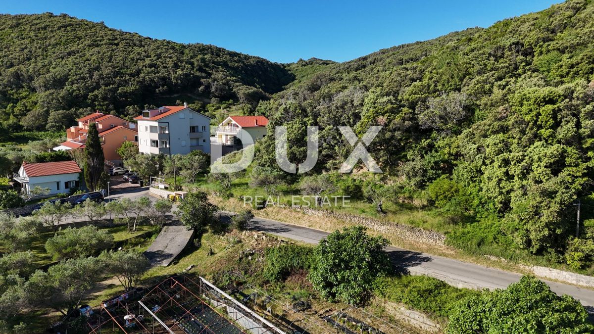 OTOK RAB, SUPETARSKA DRAGA - Gradbeno zemljišče s pogledom na morje