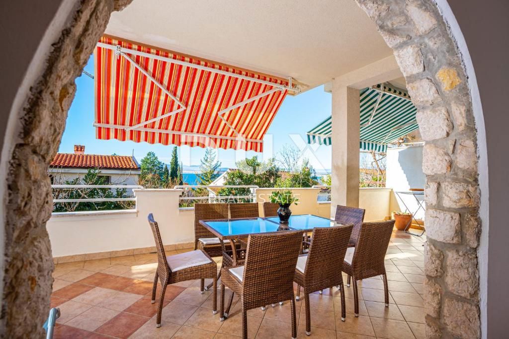CRIKVENICA, DRAMALJ - stanovanje s čudovito teraso 