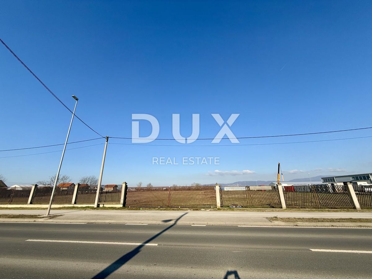 ZAGREB, STUPNIK - 23.000 m² gradbenega zemljišča ob cesti!