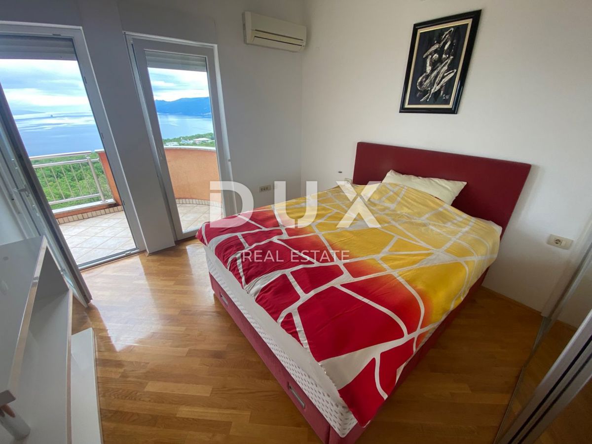 RIJEKA, KASTAV - Stanovanje z 2 spalnicama in dnevno sobo s panoramskim pogledom na morje + 2 parkirni mesti! PRILOŽNOST!