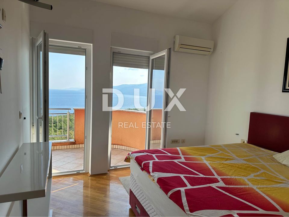 RIJEKA, KASTAV - Stanovanje z 2 spalnicama in dnevno sobo s panoramskim pogledom na morje + 2 parkirni mesti! PRILOŽNOST!