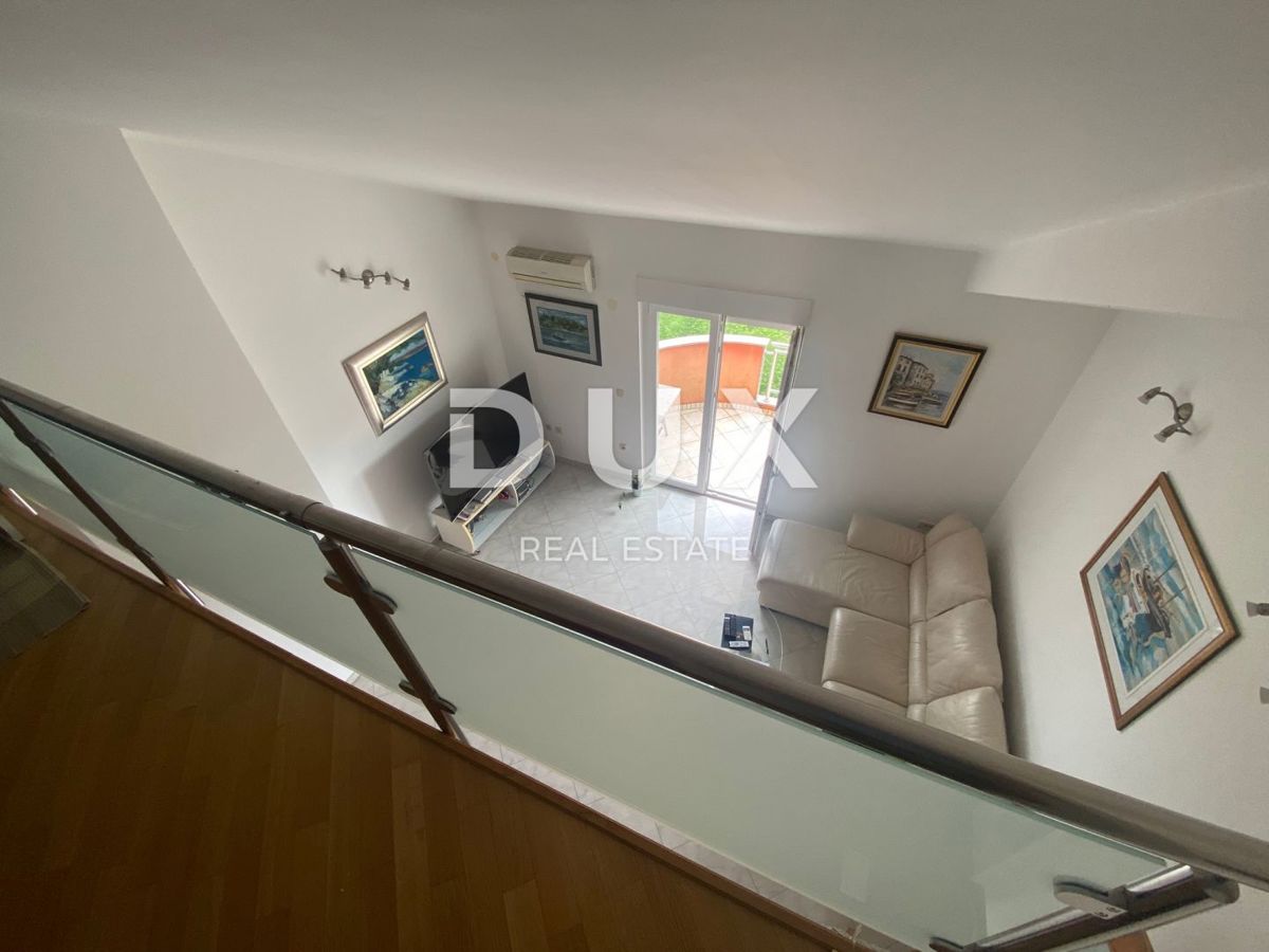 RIJEKA, KASTAV - Stanovanje z 2 spalnicama in dnevno sobo s panoramskim pogledom na morje + 2 parkirni mesti! PRILOŽNOST!