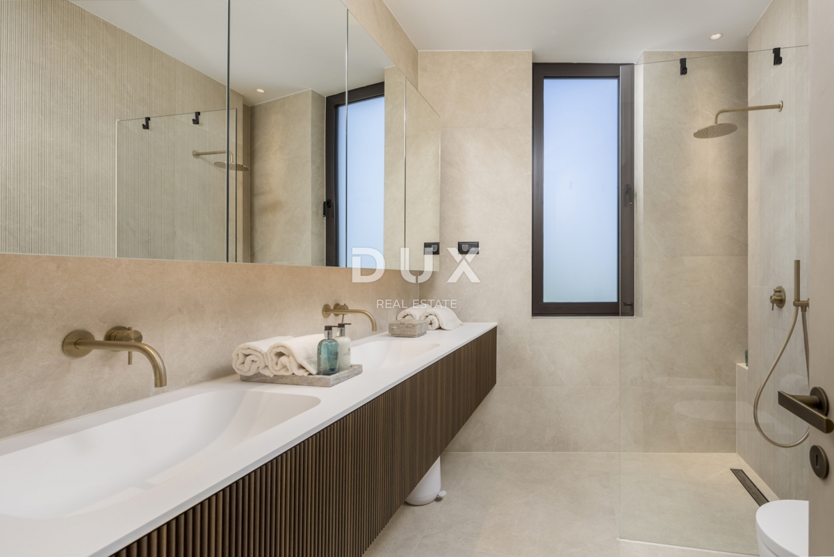 OPATIJA, MOŠĆENIČKA DRAGA - luksuzna vila z bazenom na vrhunski lokaciji s panoramskim pogledom na morje