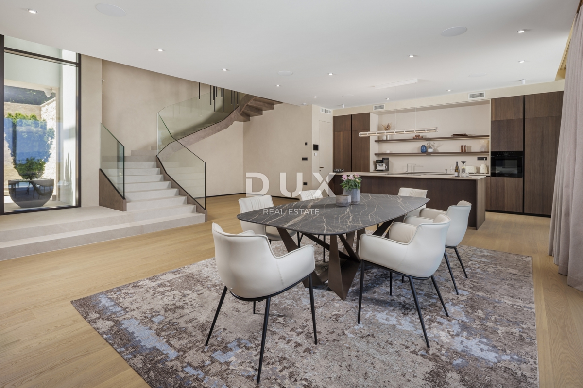 OPATIJA, MOŠĆENIČKA DRAGA - luksuzna vila z bazenom na vrhunski lokaciji s panoramskim pogledom na morje