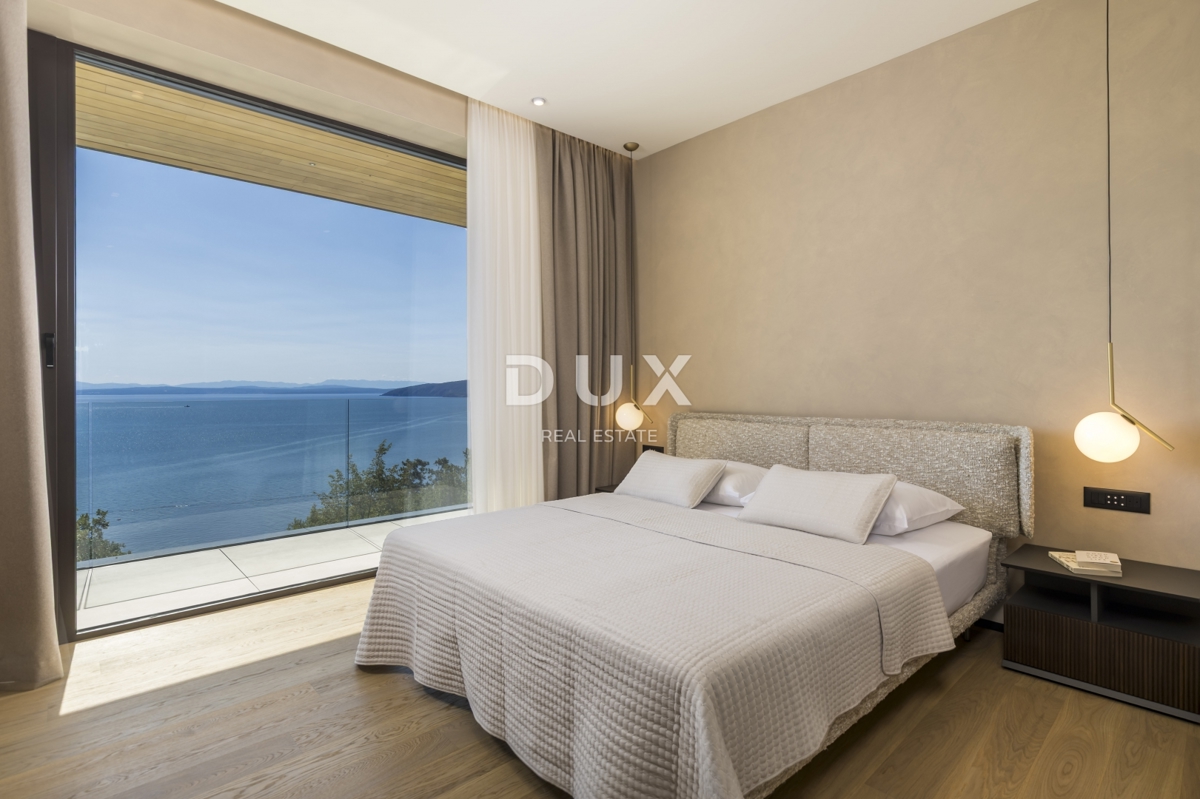 OPATIJA, MOŠĆENIČKA DRAGA - luksuzna vila z bazenom na vrhunski lokaciji s panoramskim pogledom na morje