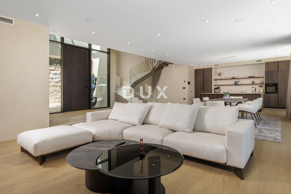 OPATIJA, MOŠĆENIČKA DRAGA - luksuzna vila z bazenom na vrhunski lokaciji s panoramskim pogledom na morje