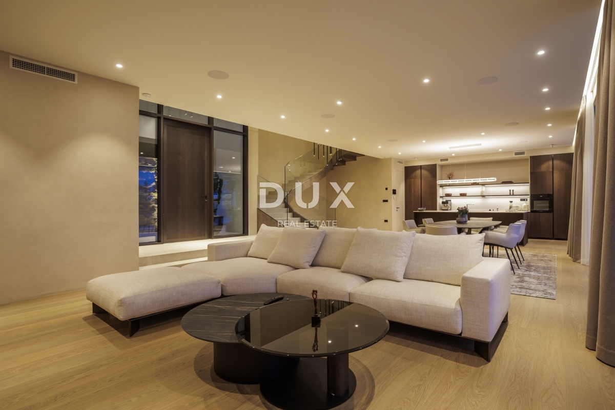 OPATIJA, MOŠĆENIČKA DRAGA - luksuzna vila z bazenom na vrhunski lokaciji s panoramskim pogledom na morje