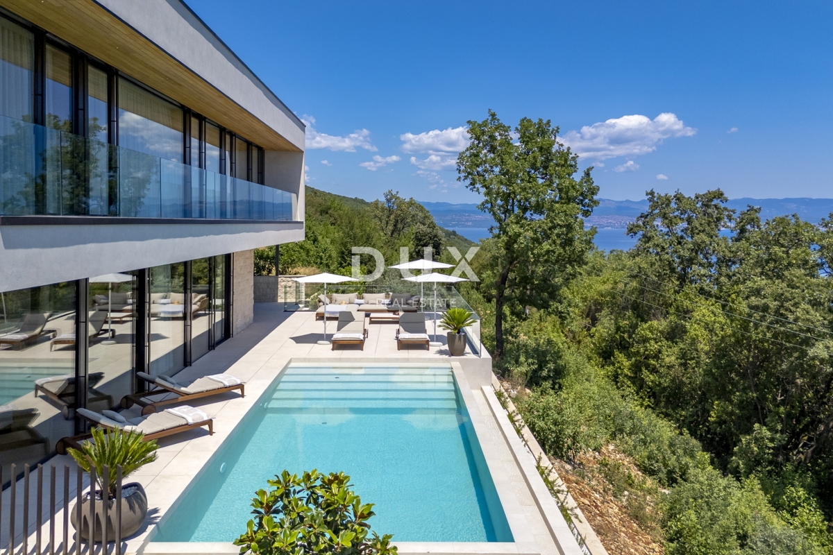 OPATIJA, MOŠĆENIČKA DRAGA - luksuzna vila z bazenom na vrhunski lokaciji s panoramskim pogledom na morje