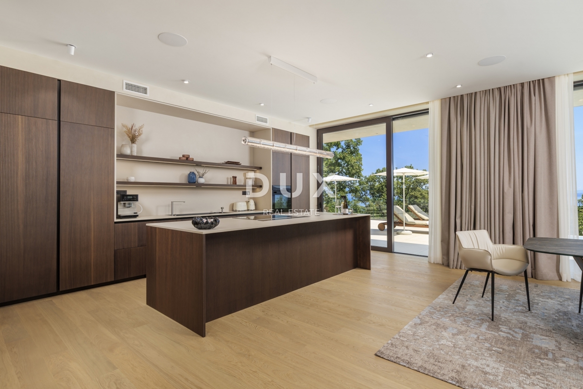 OPATIJA, MOŠĆENIČKA DRAGA - luksuzna vila z bazenom na vrhunski lokaciji s panoramskim pogledom na morje