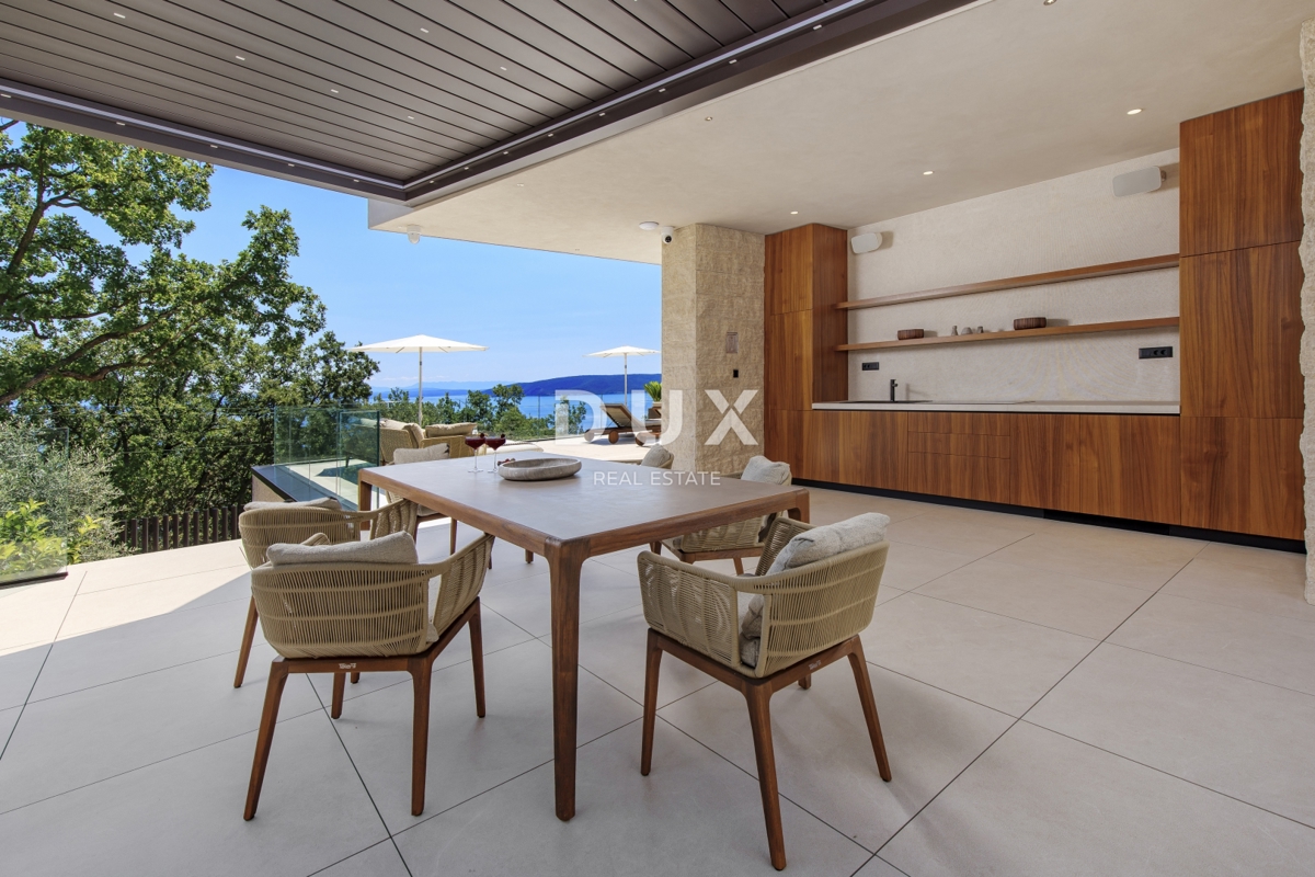 OPATIJA, MOŠĆENIČKA DRAGA - luksuzna vila z bazenom na vrhunski lokaciji s panoramskim pogledom na morje