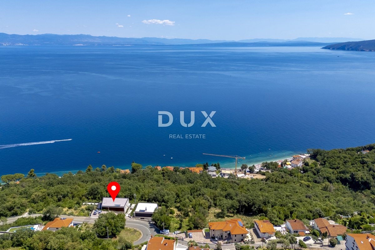 OPATIJA, MOŠĆENIČKA DRAGA - luksuzna vila z bazenom na vrhunski lokaciji s panoramskim pogledom na morje