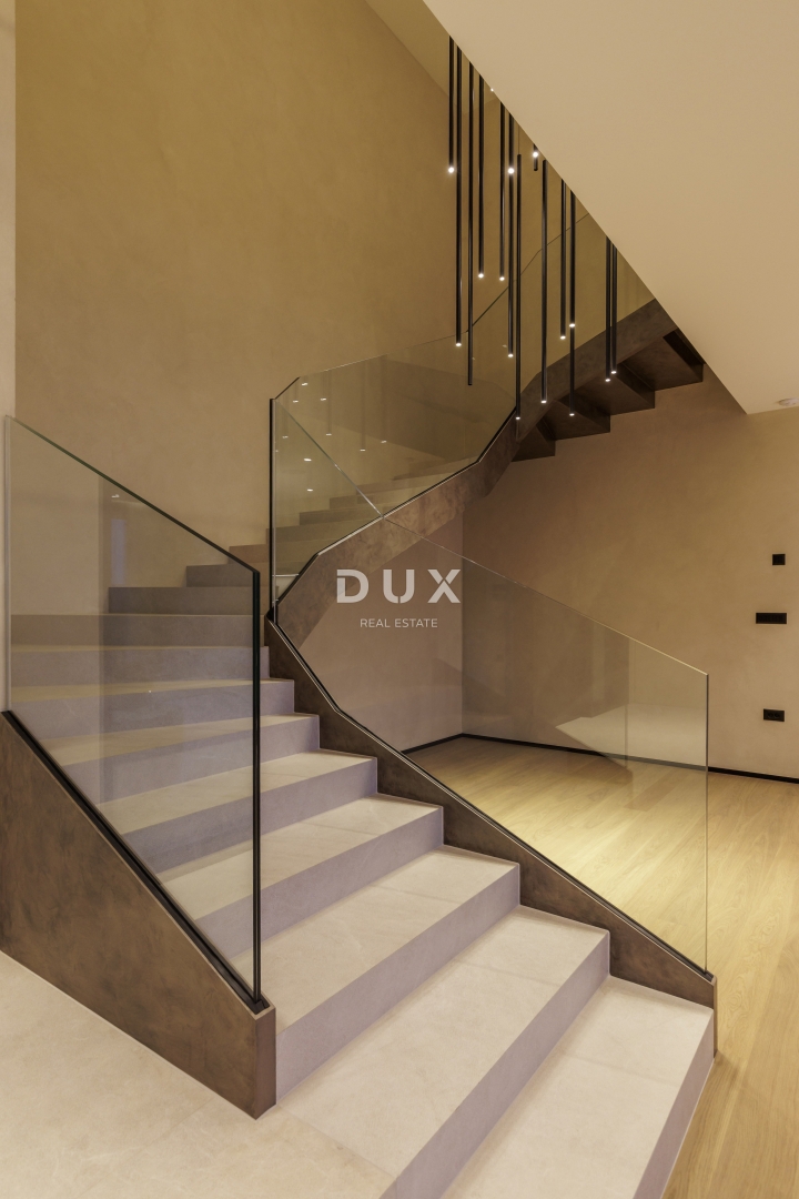 OPATIJA, MOŠĆENIČKA DRAGA - luksuzna vila z bazenom na vrhunski lokaciji s panoramskim pogledom na morje