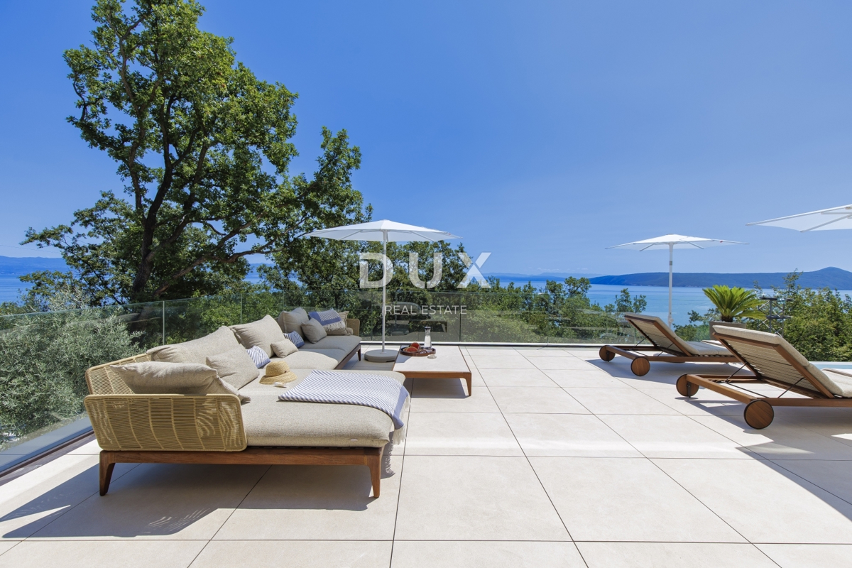 OPATIJA, MOŠĆENIČKA DRAGA - luksuzna vila z bazenom na vrhunski lokaciji s panoramskim pogledom na morje