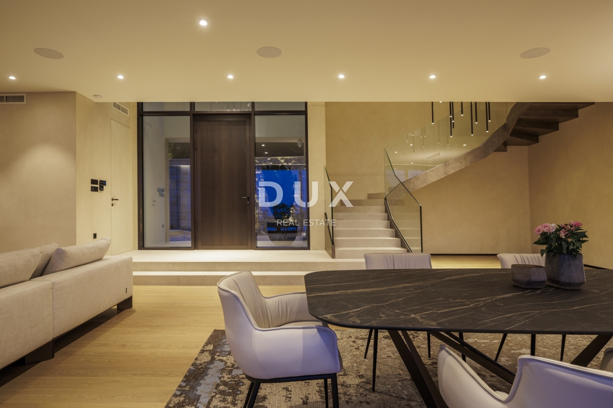 OPATIJA, MOŠĆENIČKA DRAGA - luksuzna vila z bazenom na vrhunski lokaciji s panoramskim pogledom na morje