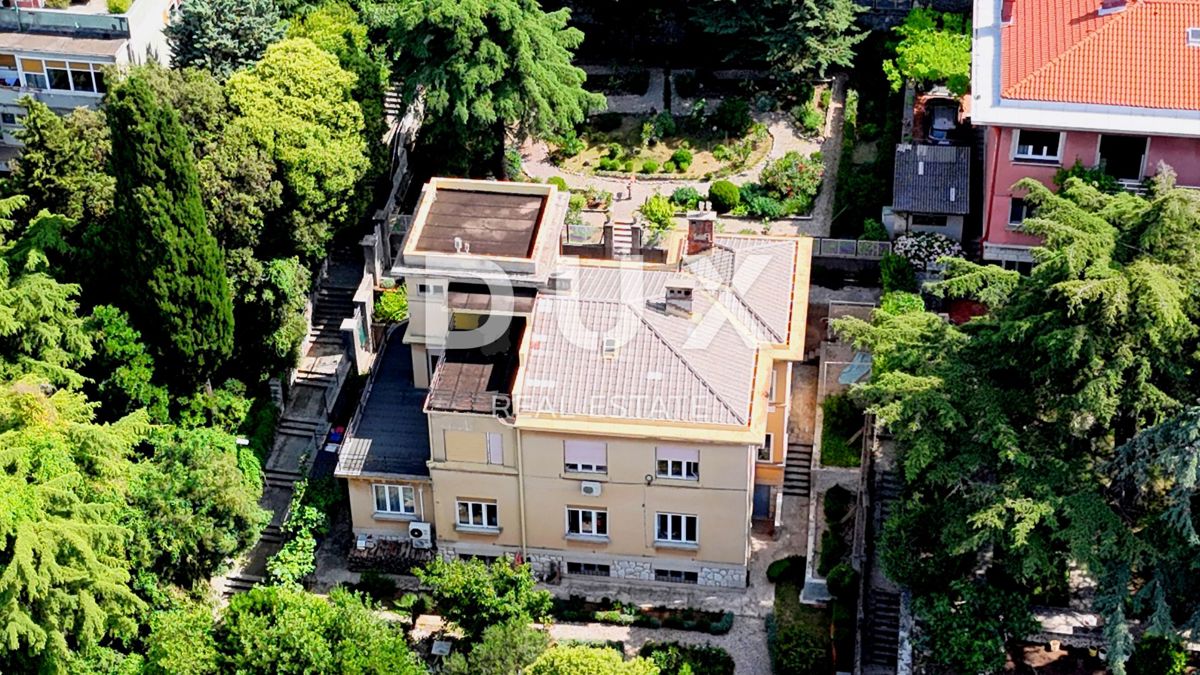 Hiša Pećine, Rijeka, 410m2