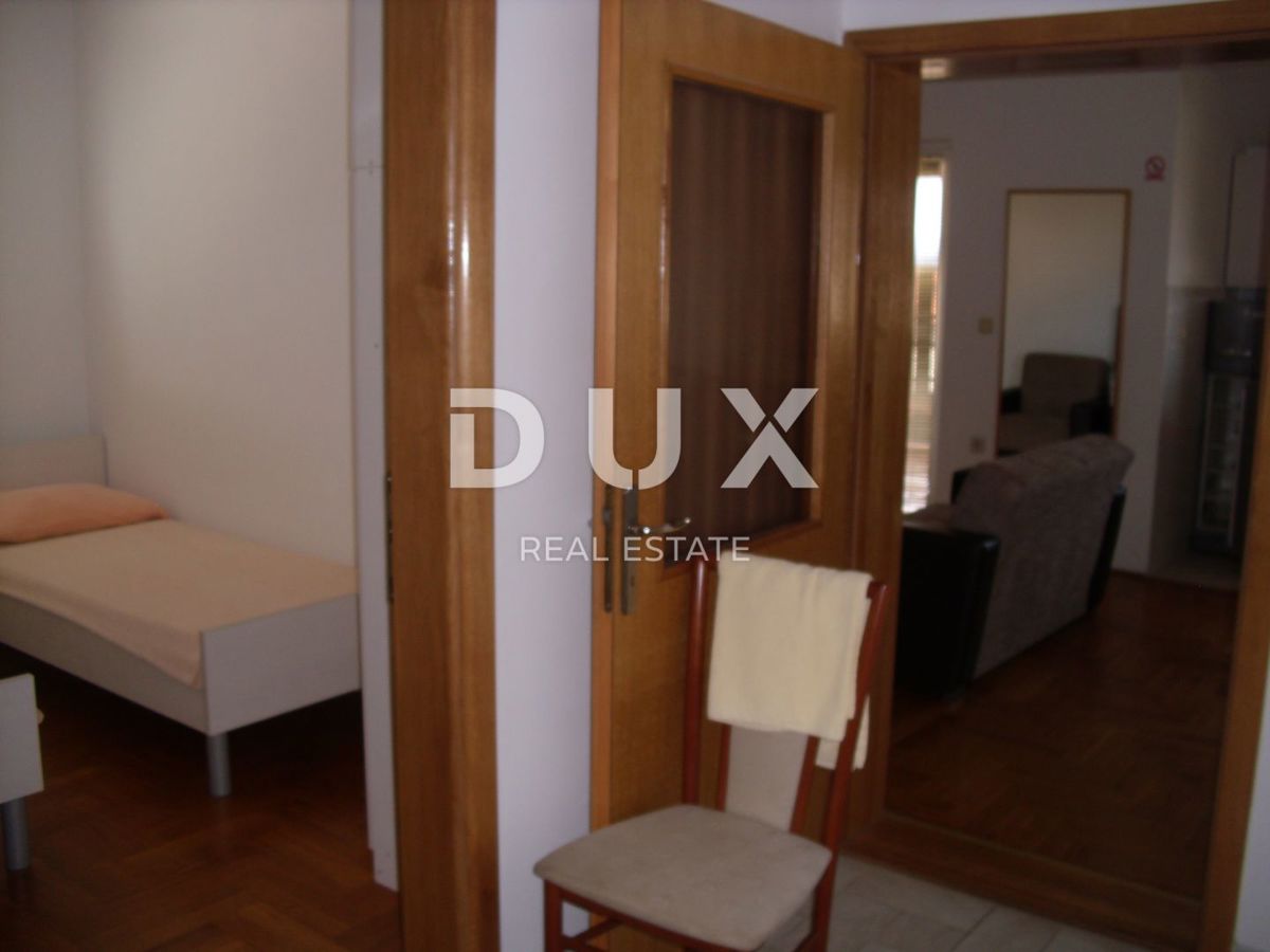 OTOK KRK, MALINSKA - Apartma 2 spalnici + dnevna soba z razgledom in parkiriščem