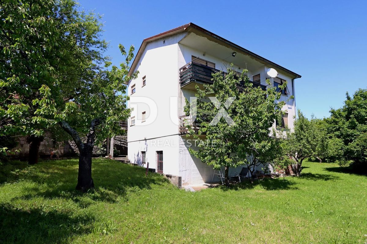 OPATIJA, MATULJI - družinska hiša z vrtom in pogledom na morje