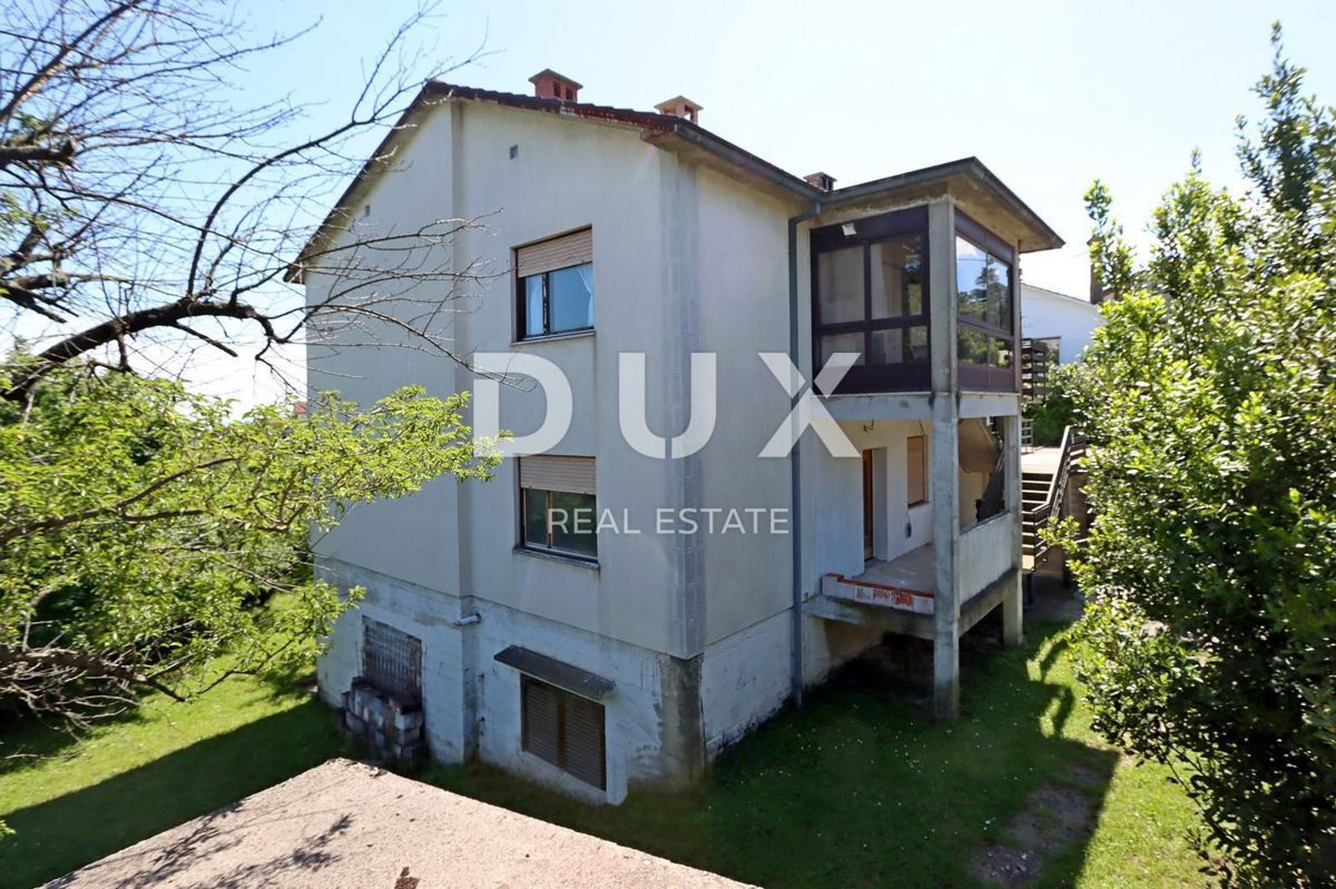 OPATIJA, MATULJI - družinska hiša z vrtom in pogledom na morje