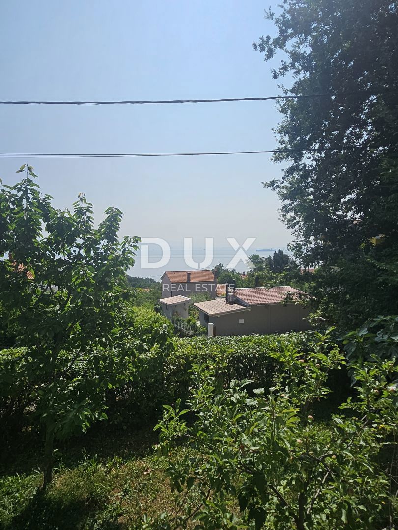OPATIJA, IKA - stanovanje 80m2, dnevna soba + 2 spalnici, pritličje, s pogledom na morje in veliko teraso + vrt cca 125m2