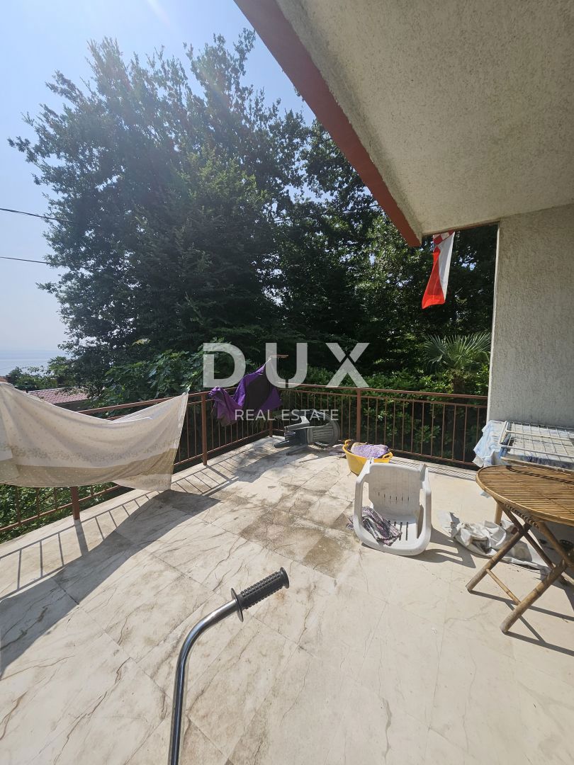 OPATIJA, IKA - stanovanje 80m2, dnevna soba + 2 spalnici, pritličje, s pogledom na morje in veliko teraso + vrt cca 125m2