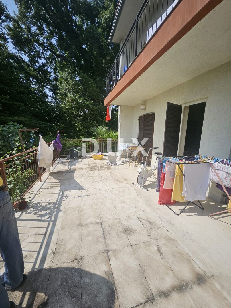 OPATIJA, IKA - stanovanje 80m2, dnevna soba + 2 spalnici, pritličje, s pogledom na morje in veliko teraso + vrt cca 125m2