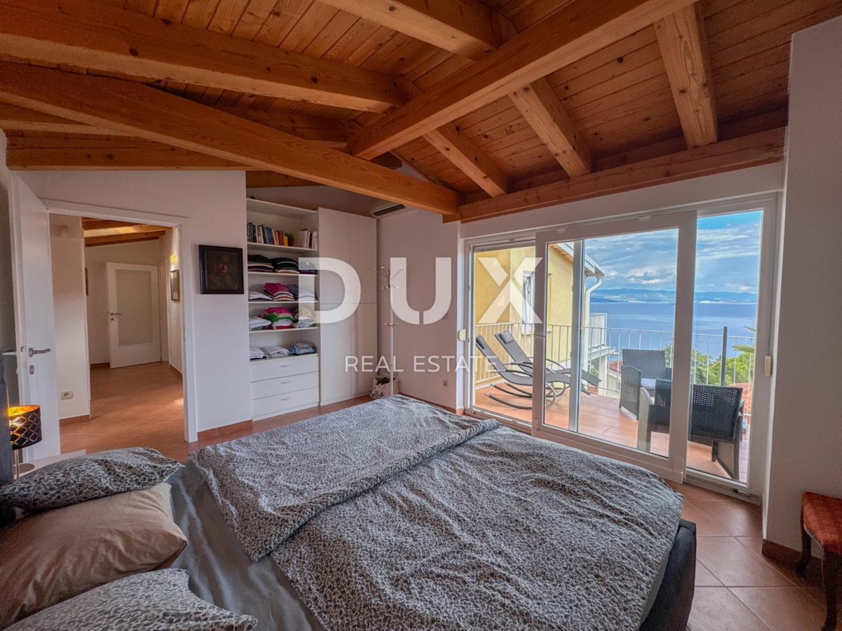 OPATIJA, IČIĆI - čudovito stanovanje 107m2 v hiši z dvema terasama in panoramskim pogledom na morje