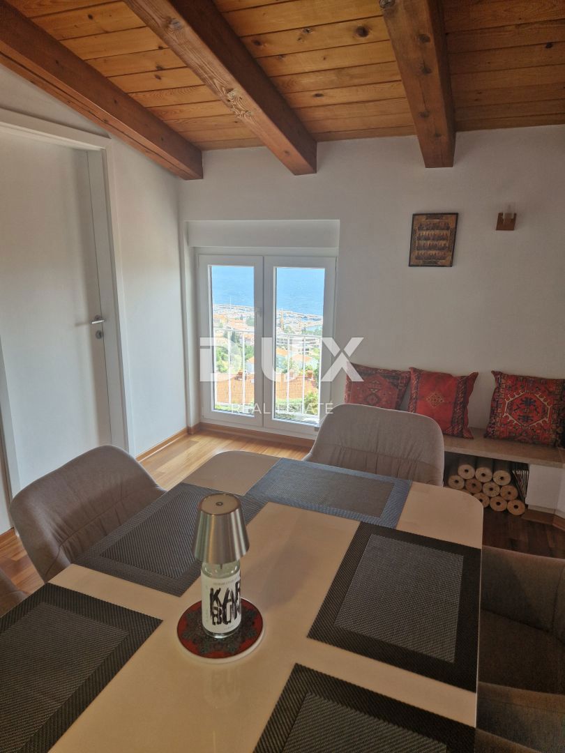 OPATIJA, IČIĆI - čudovito stanovanje v hiši z dvema terasama in panoramskim pogledom na morje