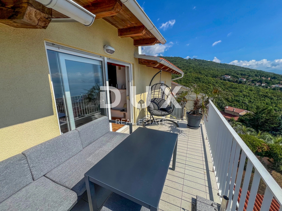 OPATIJA, IČIĆI - čudovito stanovanje 107m2 v hiši z dvema terasama in panoramskim pogledom na morje