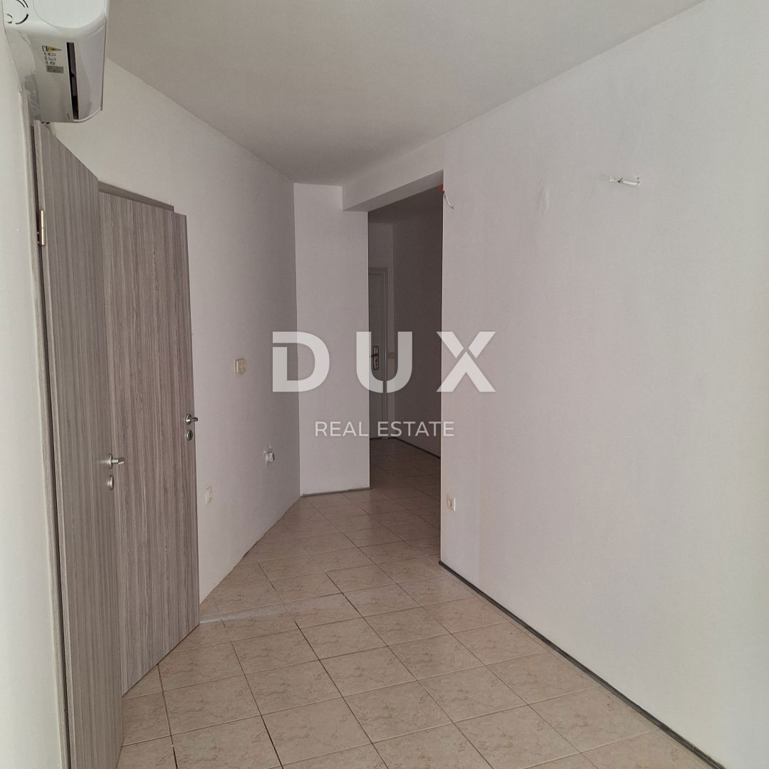 OTOK KRK, MESTO KRK - Apartma 69 m2 + vrt 150 m2