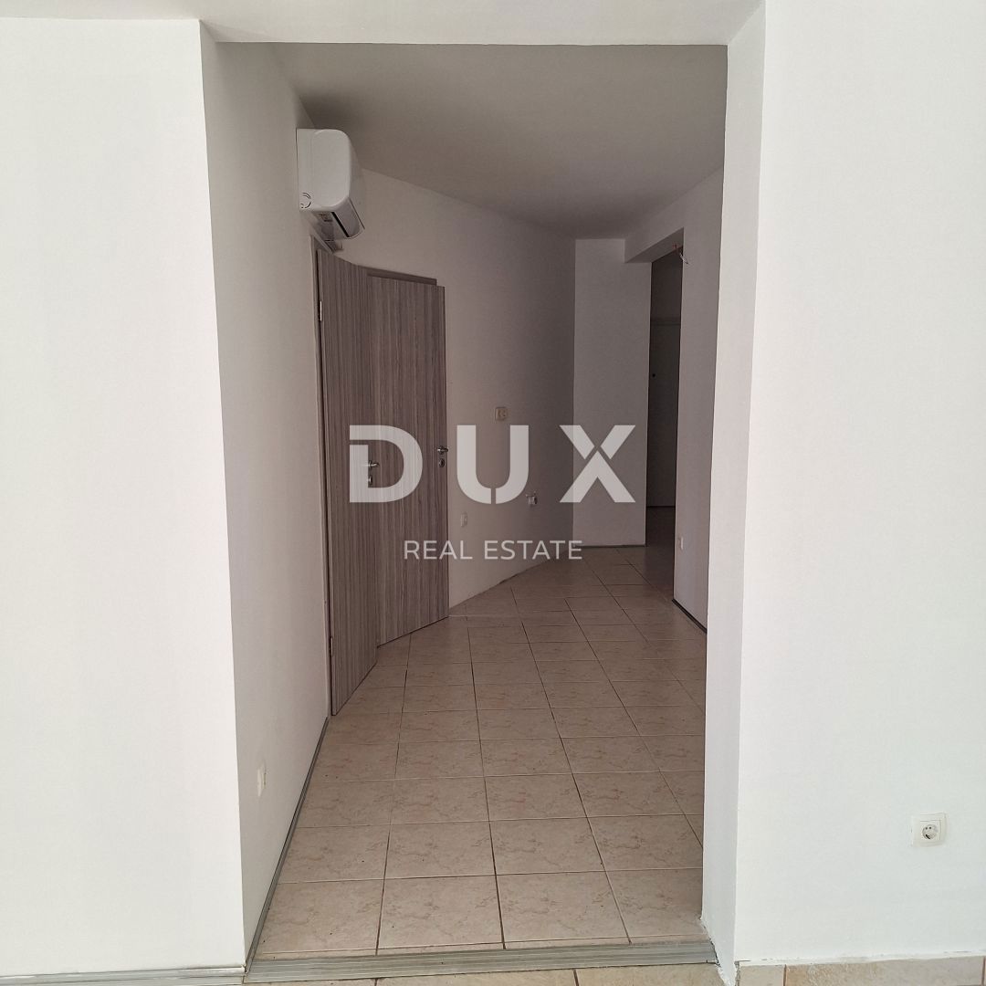 OTOK KRK, MESTO KRK - Apartma 69 m2 + vrt 150 m2