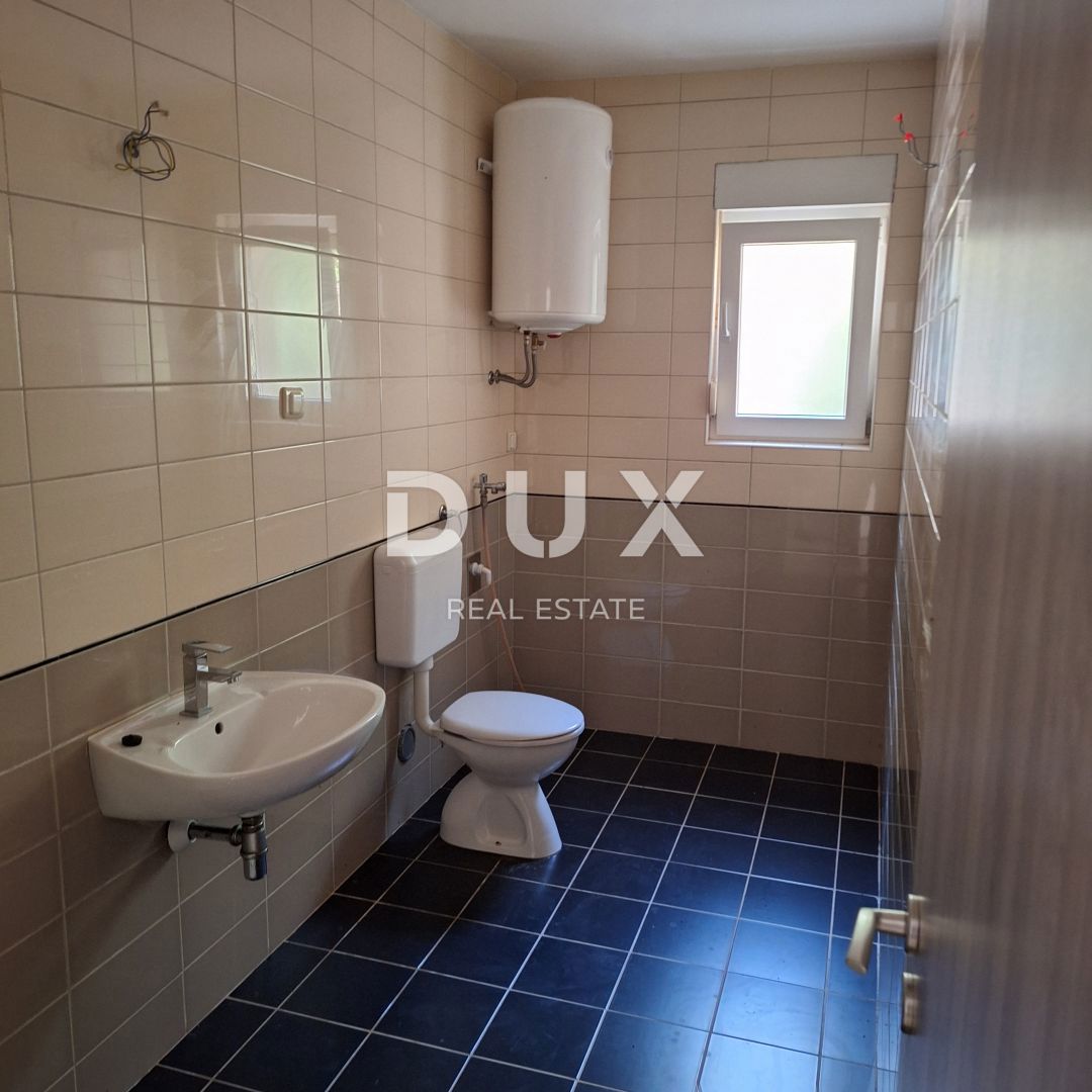 OTOK KRK, MESTO KRK - Apartma 69 m2 + vrt 150 m2
