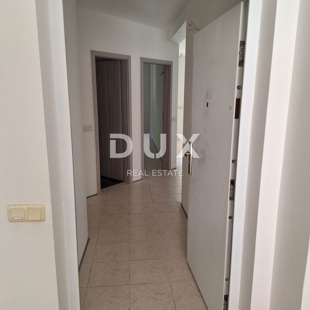OTOK KRK, MESTO KRK - Apartma 69 m2 + vrt 150 m2
