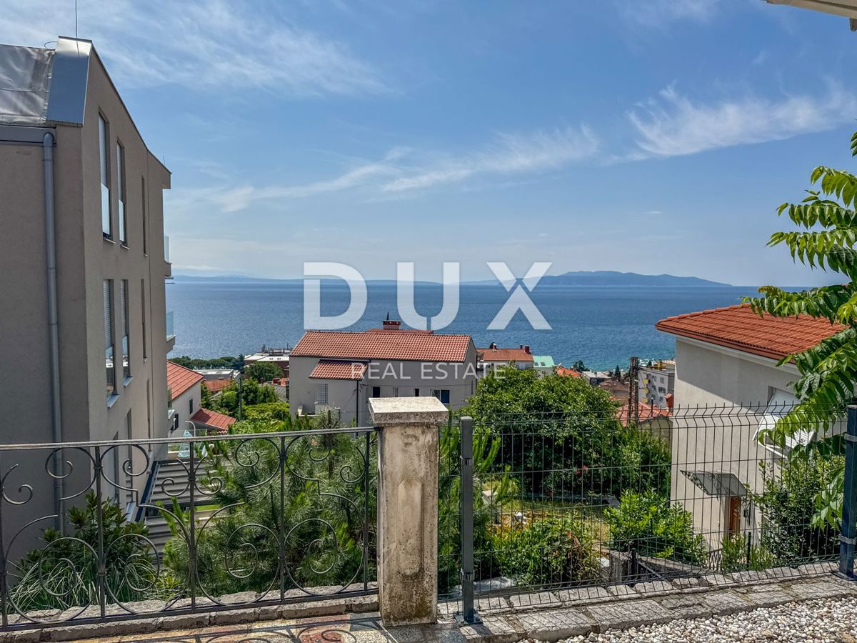 OPATIJA, CENTER - dolgoročni najem hiše v središču Opatije, dve ločeni enoti in čudovit pogled na morje