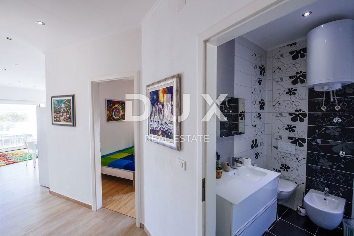 OTOK PAG, KOŠLJUN - Vila ob morju s 4 apartmaji