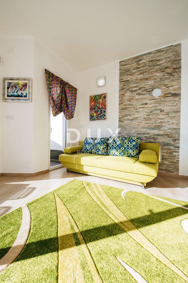 OTOK PAG, KOŠLJUN - Vila ob morju s 4 apartmaji