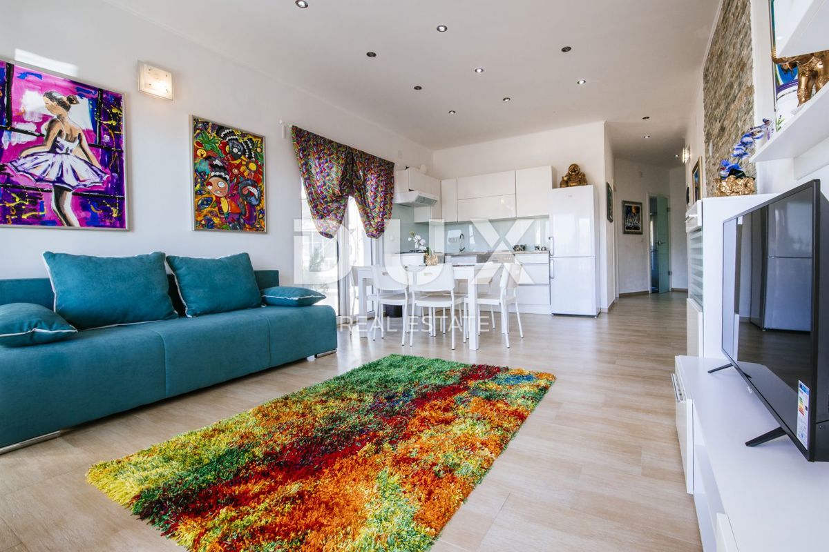 OTOK PAG, KOŠLJUN - Vila ob morju s 4 apartmaji