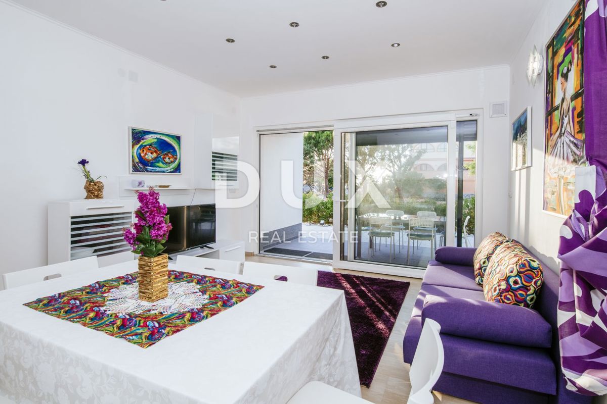 OTOK PAG, KOŠLJUN - Vila ob morju s 4 apartmaji