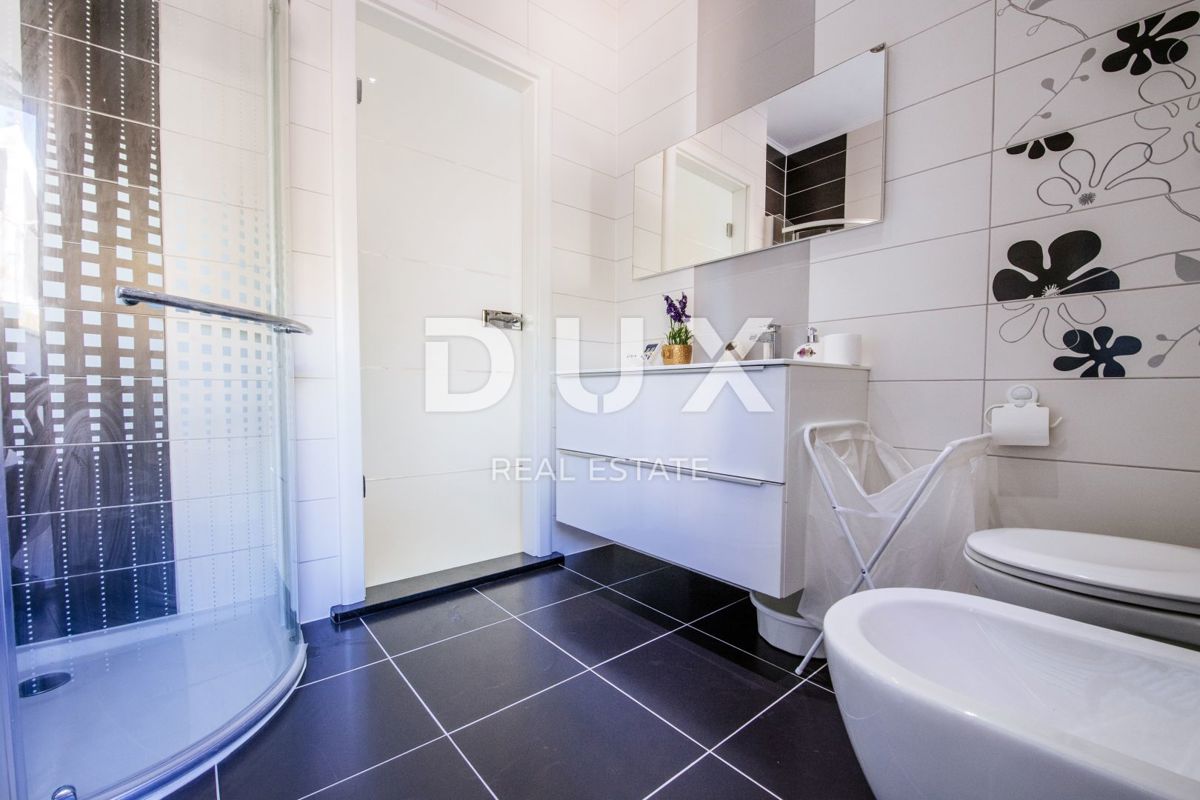 OTOK PAG, KOŠLJUN - Vila ob morju s 4 apartmaji