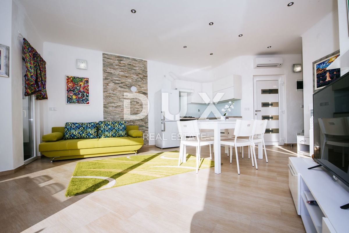 OTOK PAG, KOŠLJUN - Vila ob morju s 4 apartmaji
