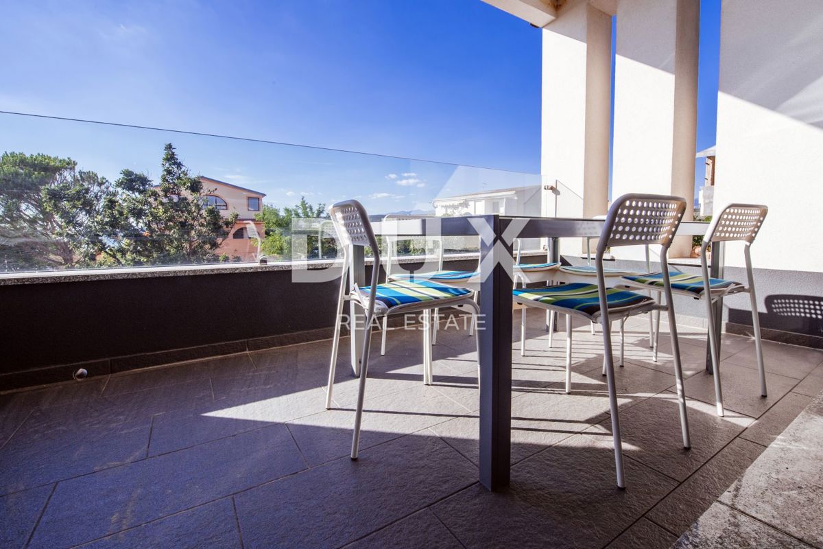 OTOK PAG, KOŠLJUN - Vila ob morju s 4 apartmaji