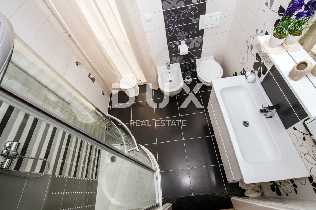 OTOK PAG, KOŠLJUN - Vila ob morju s 4 apartmaji